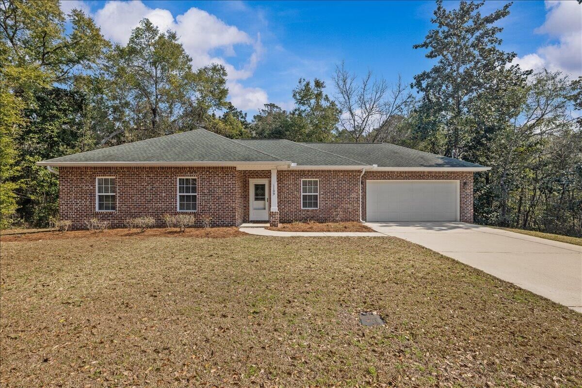 Property Photo:  1109 Phyllis Avenue  FL 32578 