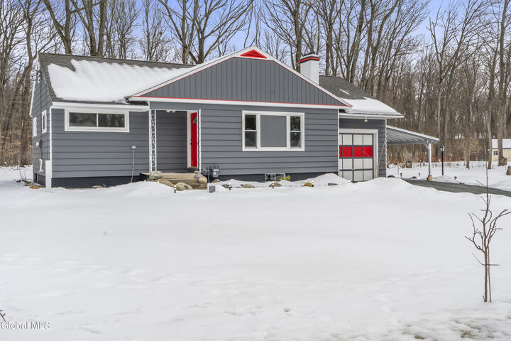 Property Photo:  15 Maywood Drive  NY 12302 