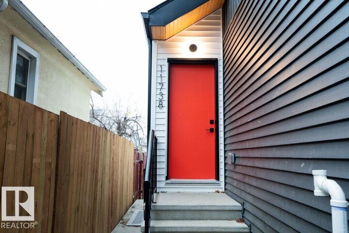 Property Photo:  11738 91 Street NW  AB T5B 4B3 
