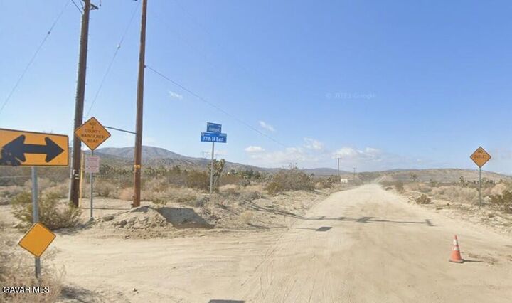 Property Photo:  7100 E Avenue V  CA 93543 