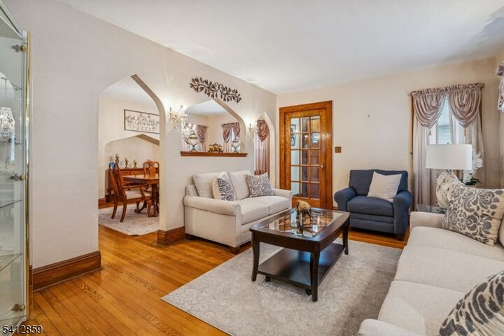 Property Photo:  32 Fairview Pl  NJ 07109 