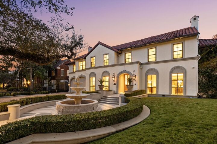 Property Photo: 1604 North Boulevard TX 77006