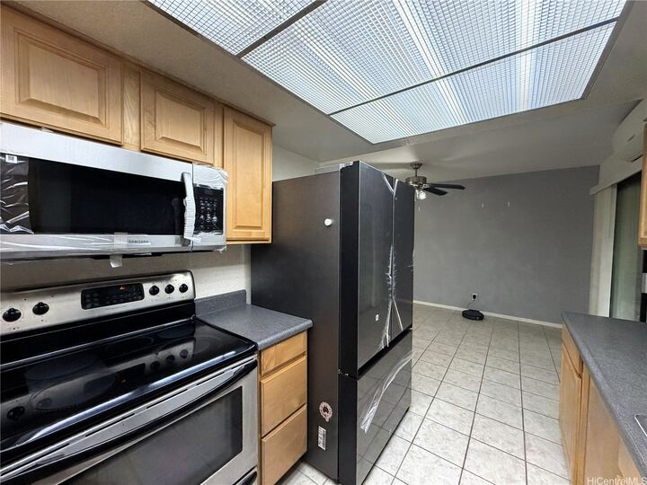 Property Photo:  98-1772 Kaahumanu Street 57C  HI 96782 