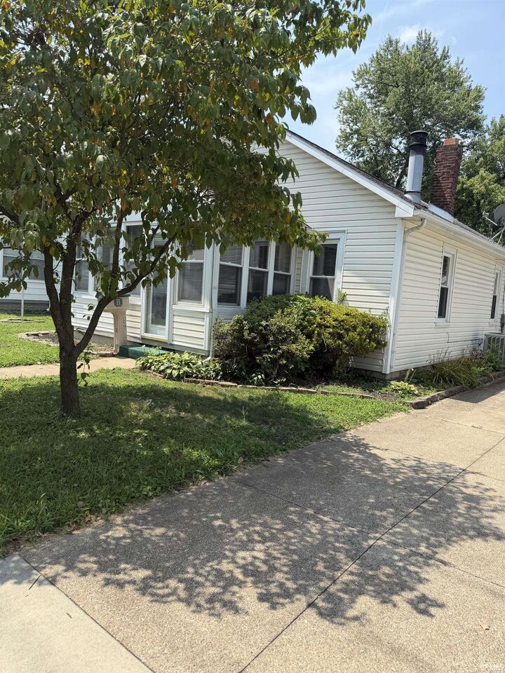 Property Photo: 1317 Lodge Avenue IN 47714