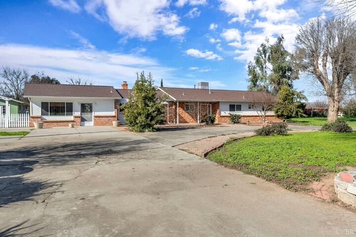 Property Photo:  16070 Houston Road  CA 93245 