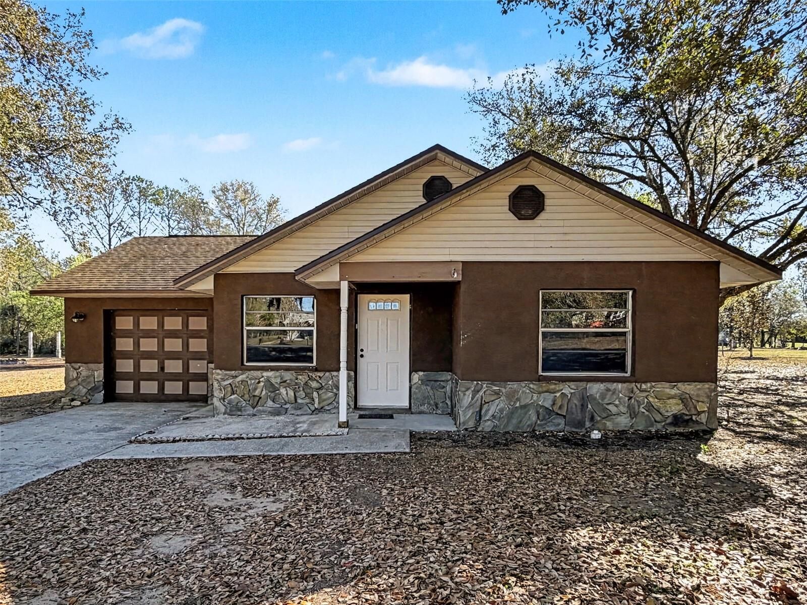 Property Photo:  6070 Honeysuckle Lane  FL 34602 