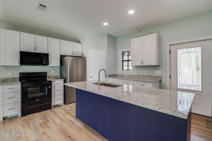 Property Photo:  92 Daniels Way  MS 39574 