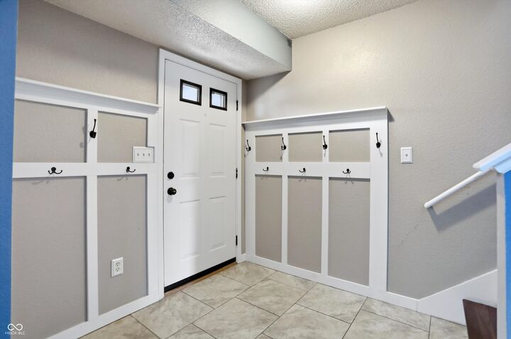 Property Photo:  2295 Lakecrest Drive  IN 47201 