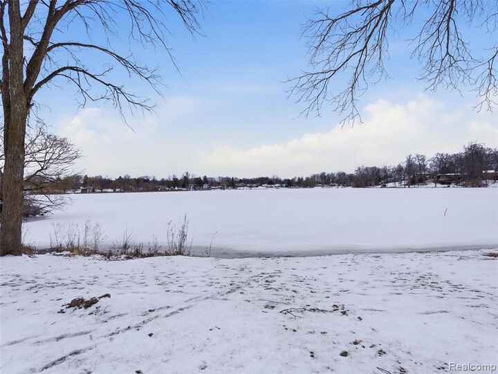 Property Photo:  1393 Eden Gardens Drive  MI 48430 9623 