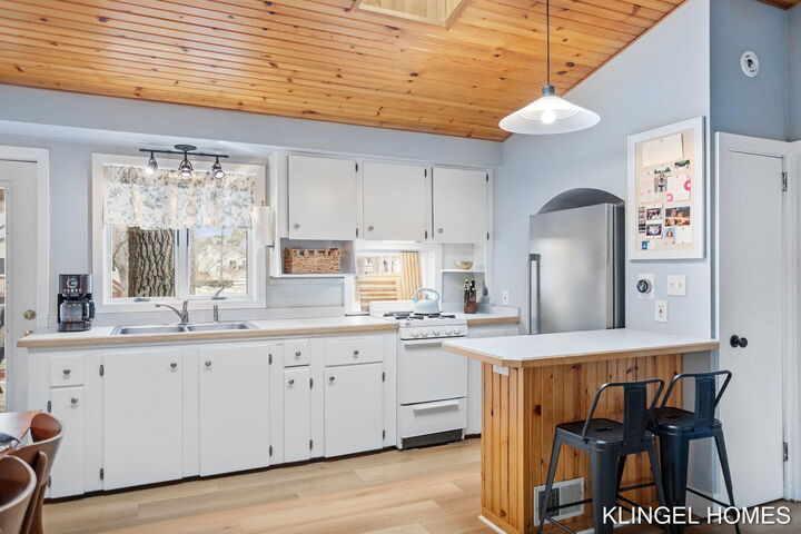 Property Photo:  15175 Pruin Street  MI 49456 