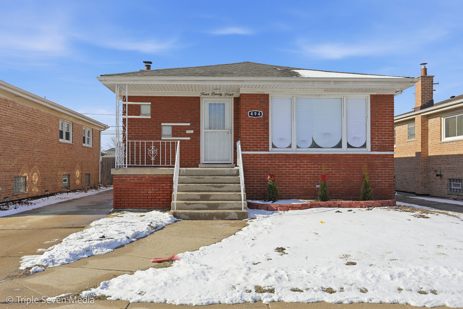 Property Photo:  494 Oglesby Avenue  IL 60409 