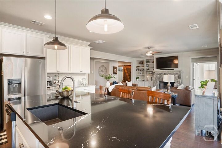 Property Photo: 309 Sterling Lake Way GA 30549