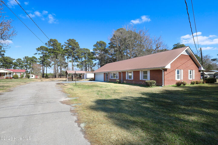 Property Photo: 580 Koonce Fork Road NC 28574