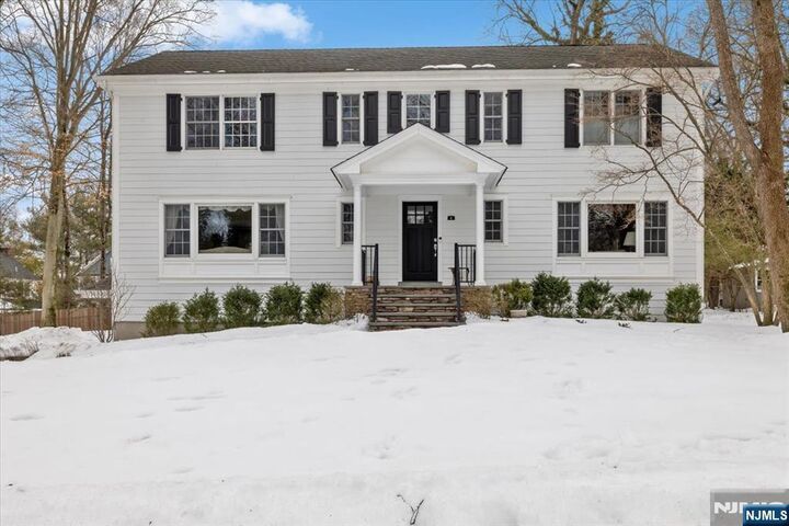 Property Photo:  4 Lindeman Avenue  NJ 07624 