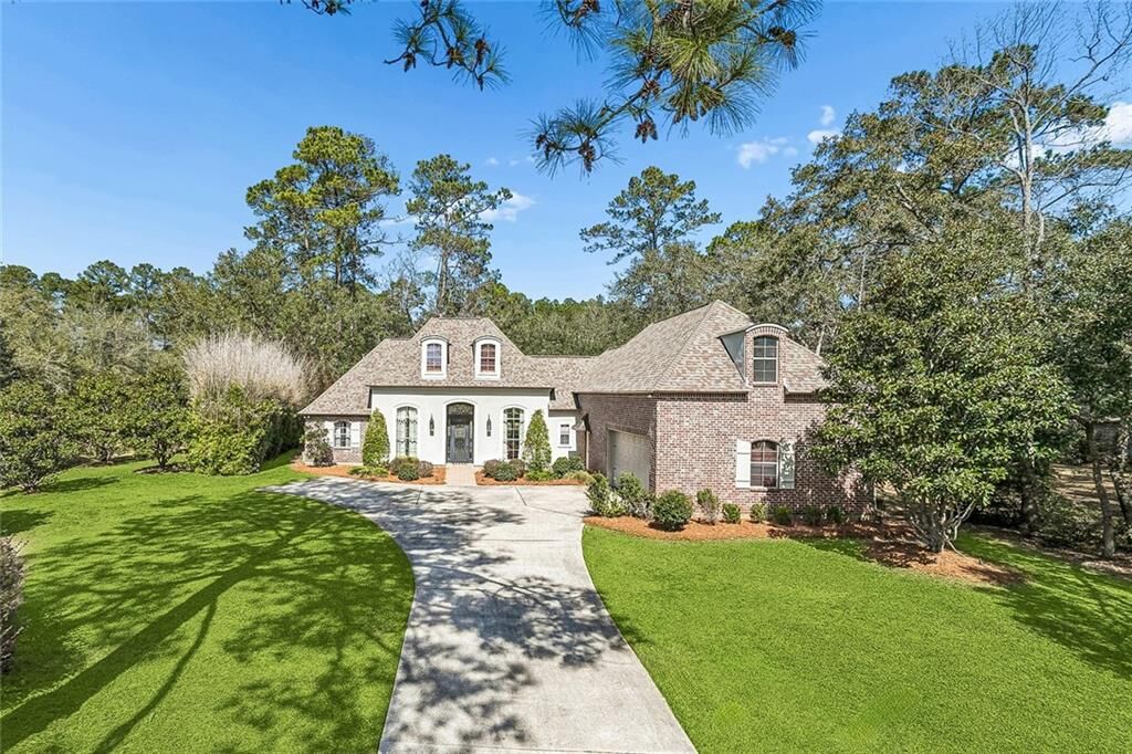 Property Photo: 273 Empress Court LA 70447