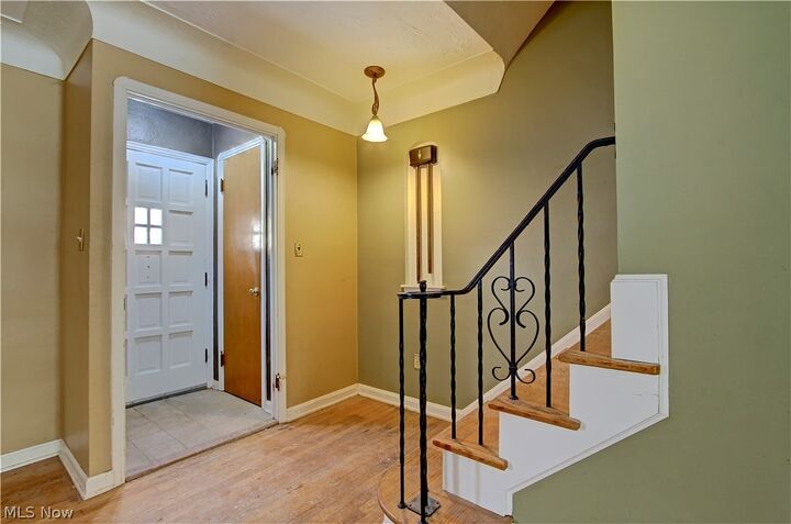 Property Photo: 15801 Edgecliff Avenue OH 44111