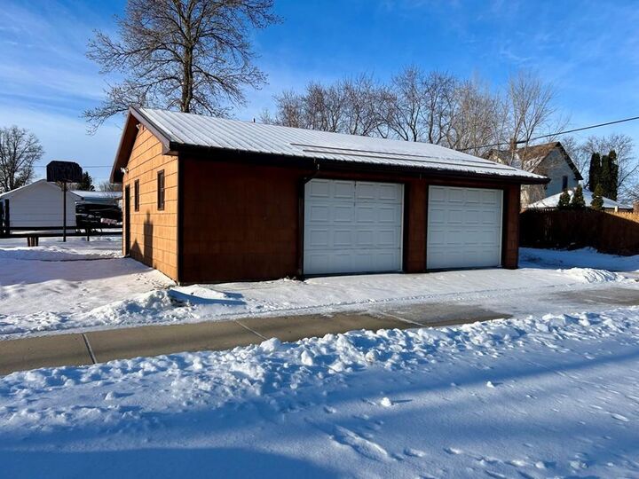 Property Photo:  501 3rd Street SE  MN 56482 