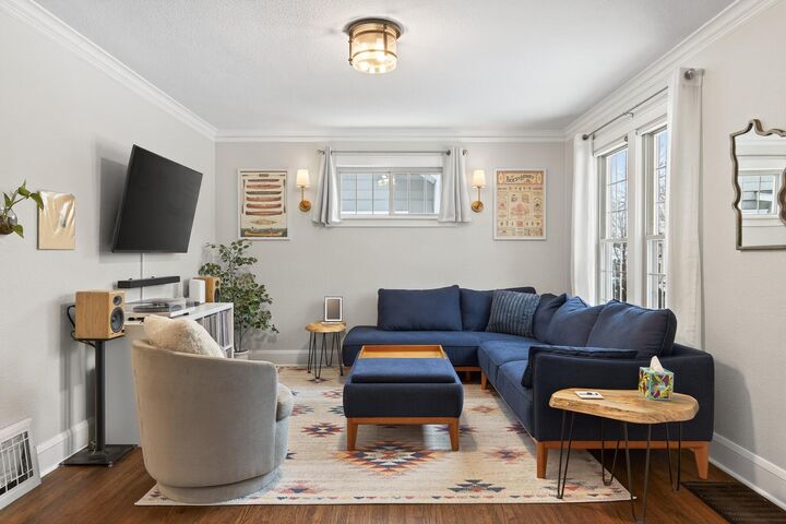 Property Photo:  1600 Hartford Avenue  MN 55116 