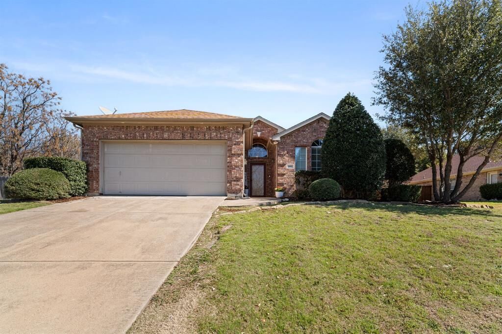 Property Photo: 6915 Chapelridge Drive TX 75249