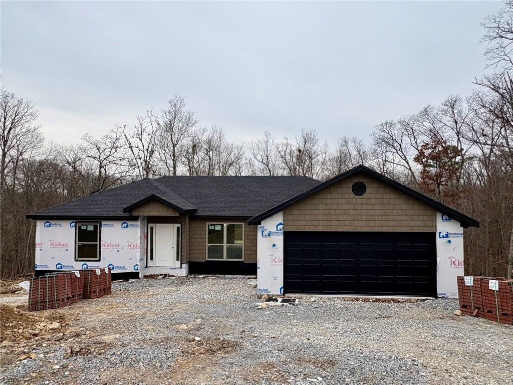 Property Photo:  4 Dinton Circle  AR 72714 