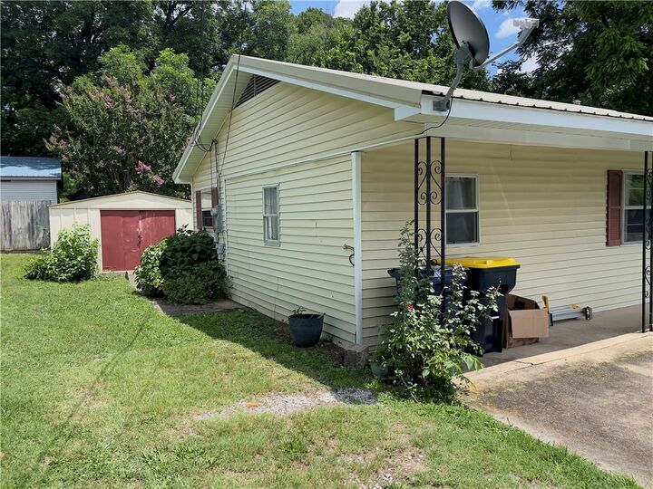 Property Photo: 315 Glines Court AR 72601