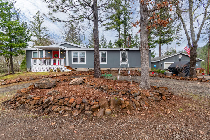 Property Photo:  71 Cora Drive  OR 97539 