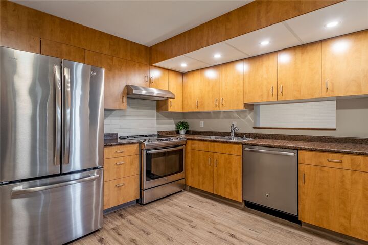 Property Photo: 1915 Pacific Court 407 BC V1Y 8B3
