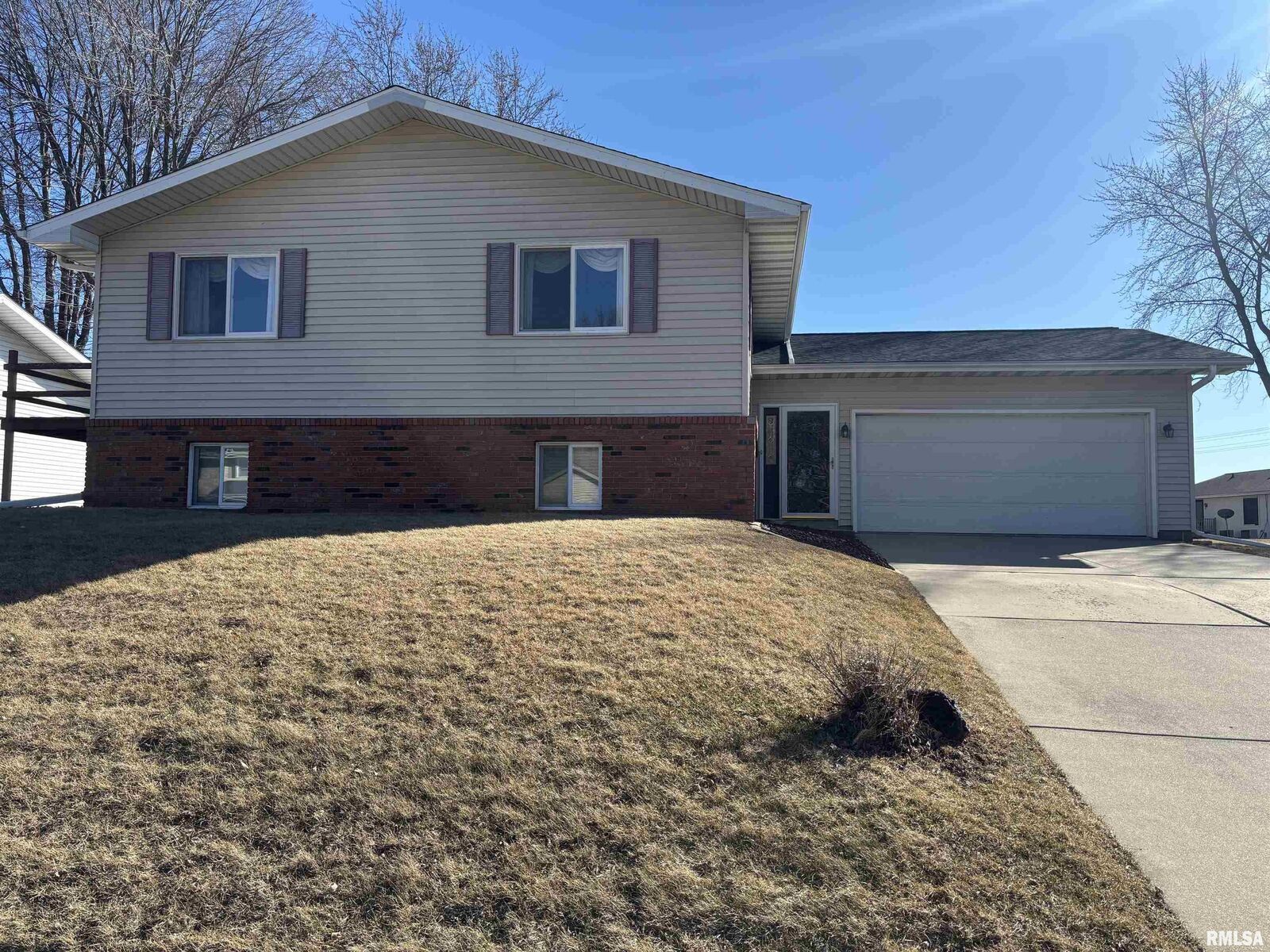 Property Photo:  1726 W Grandridge Drive  IL 61525 