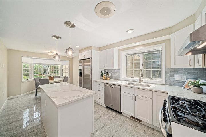 Property Photo:  9 Powder Hill Way 9  MA 01581 