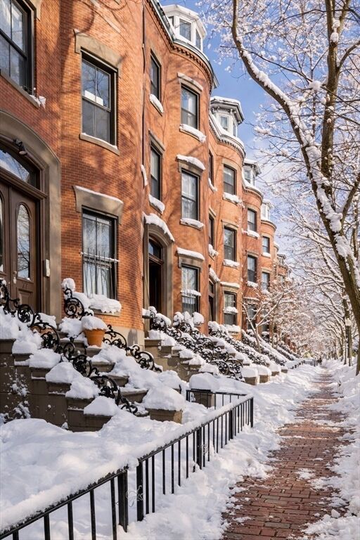 Property Photo: 77 Worcester St 4 MA 02118