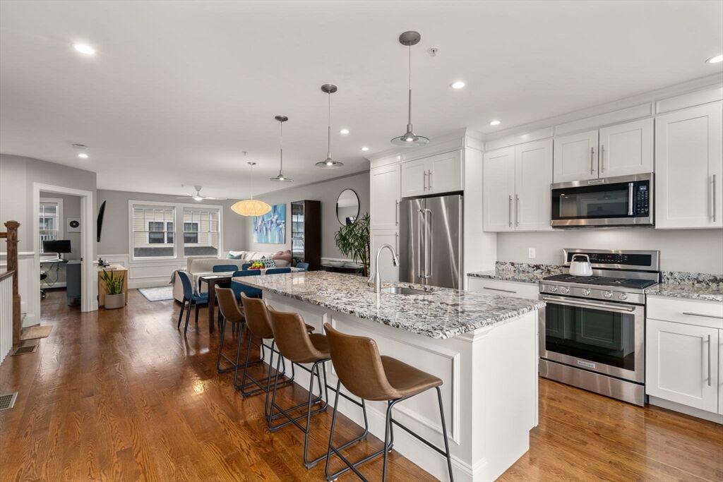 Property Photo: 30 Park St 4 MA 02122