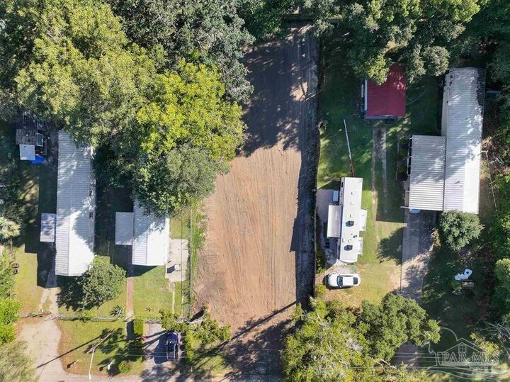 Property Photo:  407 Lenox Pkwy  FL 32505 