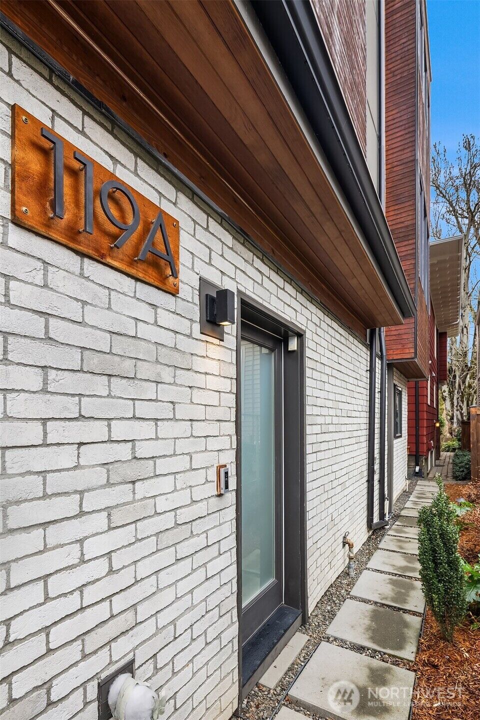 Property Photo:  119 A  18th Avenue E  WA 98122 