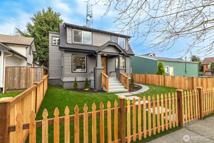 Property Photo:  949 S Ridgewood Avenue  WA 98405 