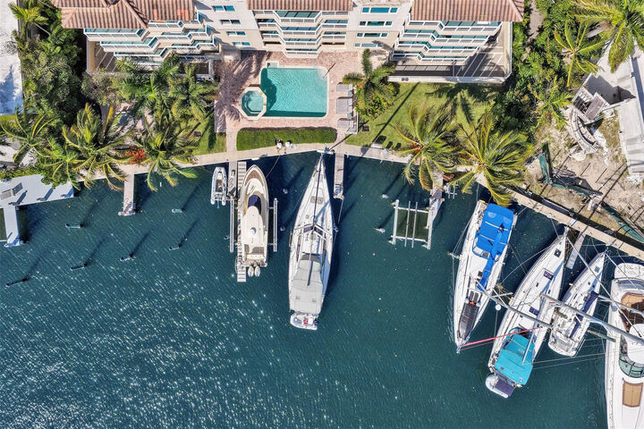 Property Photo: 516 Hendricks Isle 4A FL 33301