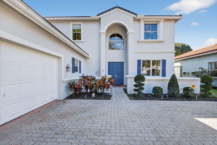 Property Photo: 5947 Bay Hill Circle FL 33463