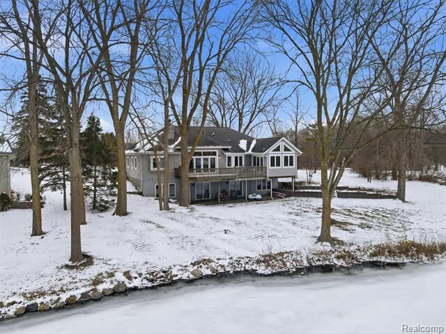 Property Photo:  1393 Eden Gardens Drive  MI 48430 