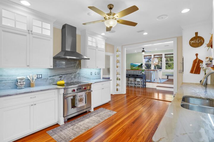 Property Photo:  28 E Park Ave  FL 32084 