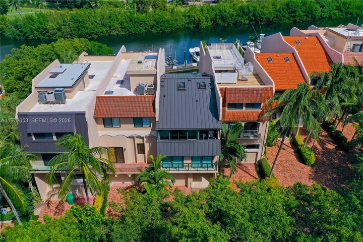 Property Photo:  5990 Paradise Point Dr  FL 33157 