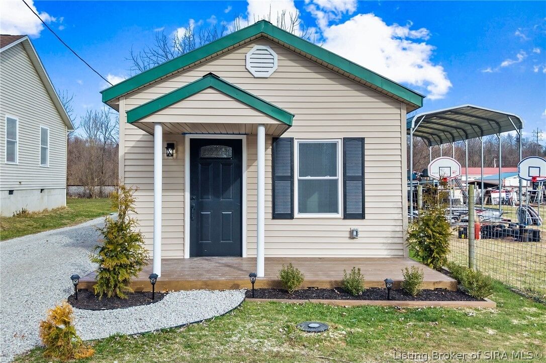 Property Photo:  206 N Front Street  IN 47126 