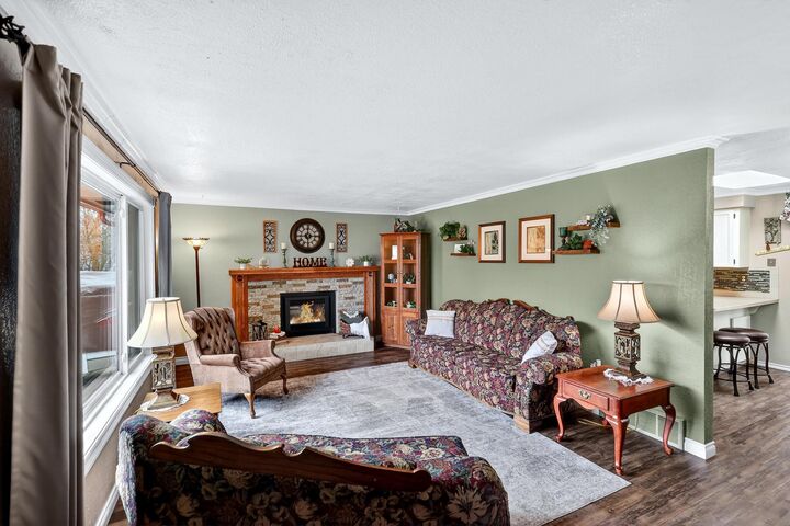 Property Photo: 515 E Shenandoah Dr WA 99208