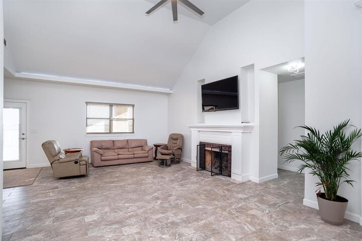 Property Photo:  2013 W Forrest Ridge  OK 74074 