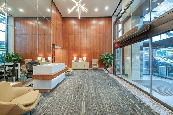 Property Photo: 320 Fort Duquesne Blvd 10B PA 15222