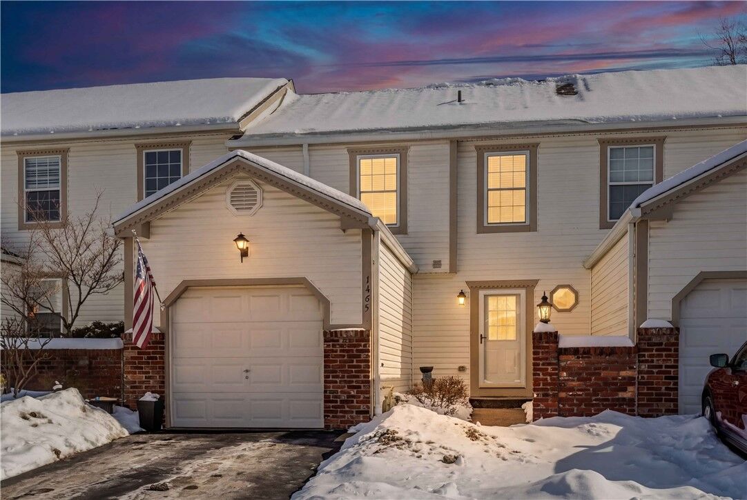 Property Photo:  1465 Yorktown Dr  PA 15055 