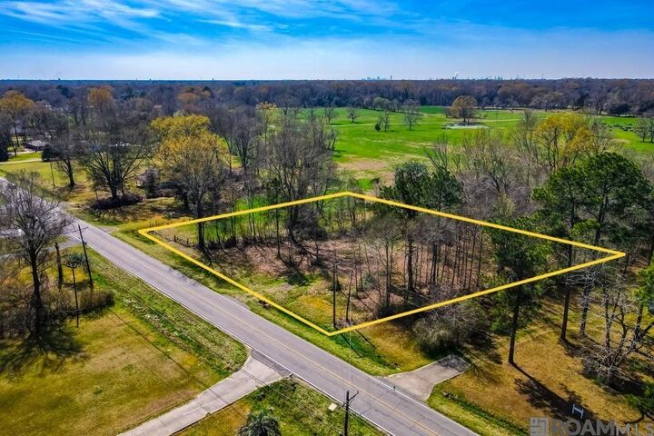 Property Photo:  10353 Foster Rd  LA 70811 