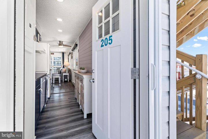 Property Photo:  12 72nd Street 205  MD 21842 