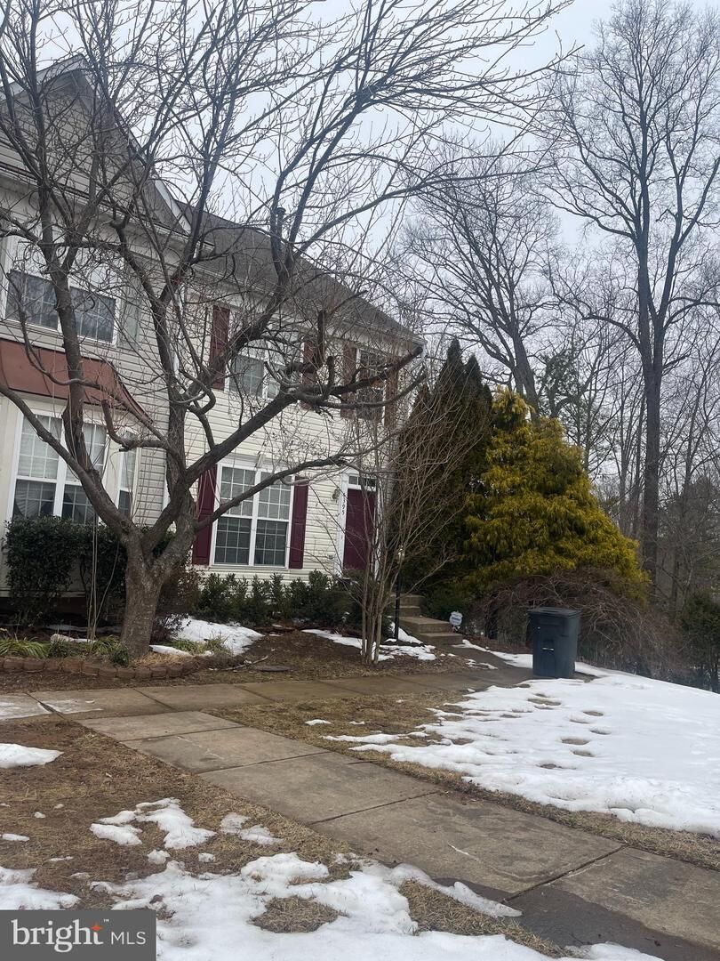 Property Photo: 4395 Torrence Place VA 22193