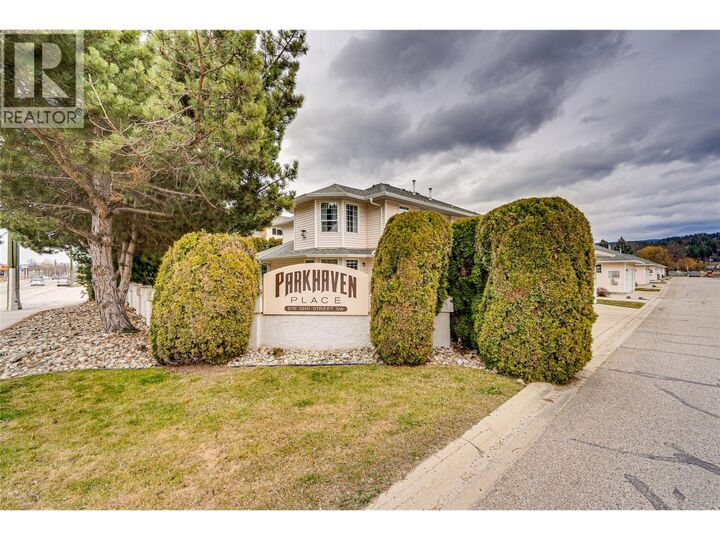 Property Photo: 870 10 Street Southwest 101 BC V1E 1L9