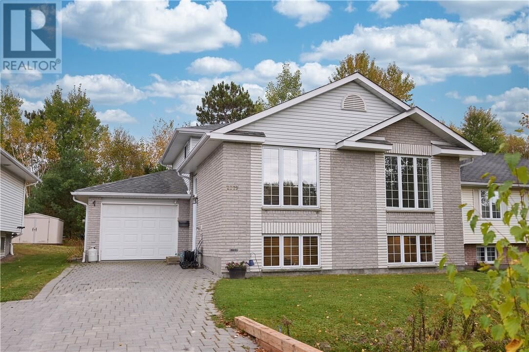 Property Photo:  2779 Algonquin  ON P3E 4X7 