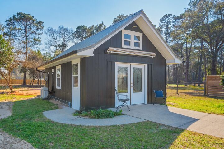 Property Photo: 2928 Barton Road FL 32539